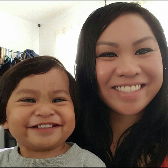 Profile Picture of Donna Aggasid (@dbethh87) on Poshmark