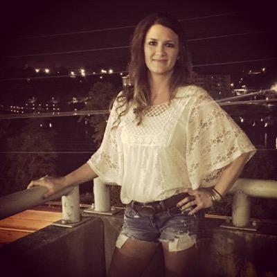 Profile Picture of Lori Christopher (@LoriBeth1982) on Twitter