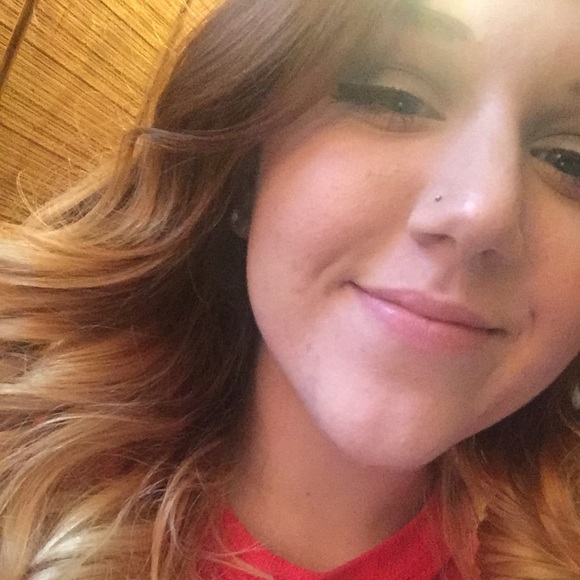 Profile Picture of Sam Blenis (@samblen) on Poshmark