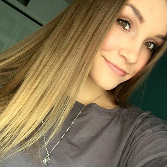 Profile Picture of Mckenna Cameron (@mckennacameron_) on Poshmark