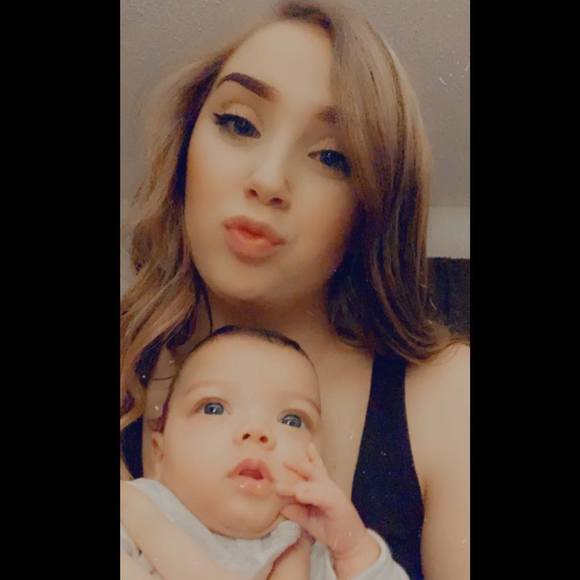 Profile Picture of Sienna Lammers (@siennapaigeok) on Poshmark