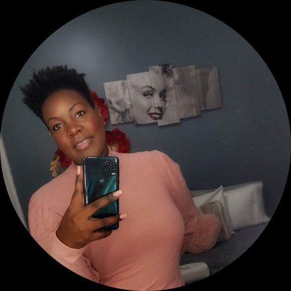 Profile Picture of Almaria Biscette (@almaria40) on Poshmark