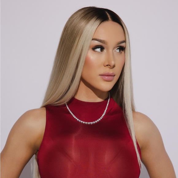 Profile Picture of Taryn Bloedorn (@15tbloedorn) on Poshmark