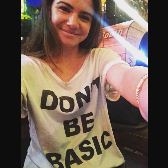 Profile Picture of Mindy Schwantner (@myclosetsecrets) on Poshmark