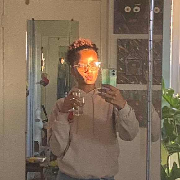 Profile Picture of Jacky Jones (@bigj595) on Poshmark