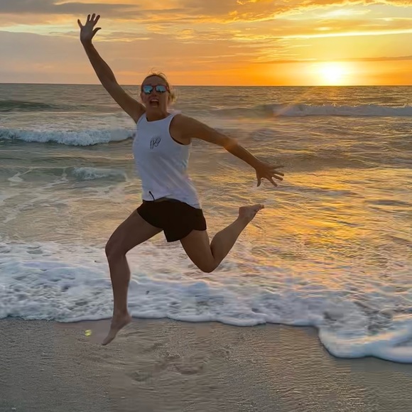 Profile Picture of Jodi Grobe (@jodig16) on Poshmark