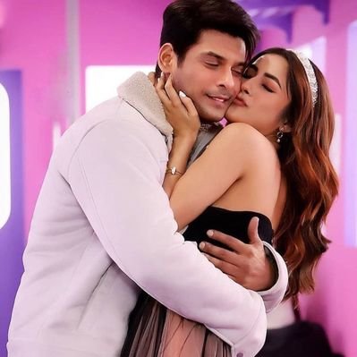 Profile Picture of BUTTERCUP  🧁 (@KajalChhatwani) on Twitter