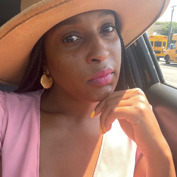 Profile Picture of Sahiyah Jabbar (@sahiyahjabbar) on Poshmark