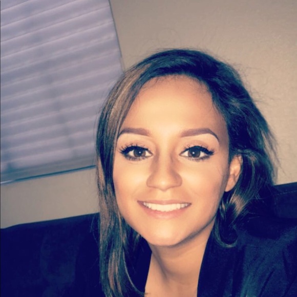 Profile Picture of Sabrina Trimble (@strimble09) on Poshmark