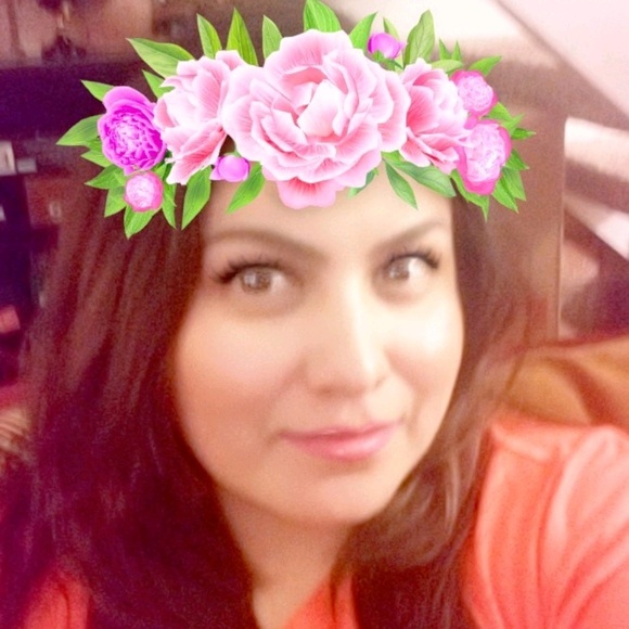 Profile Picture of Isabel Montes (@misa8ella) on Poshmark