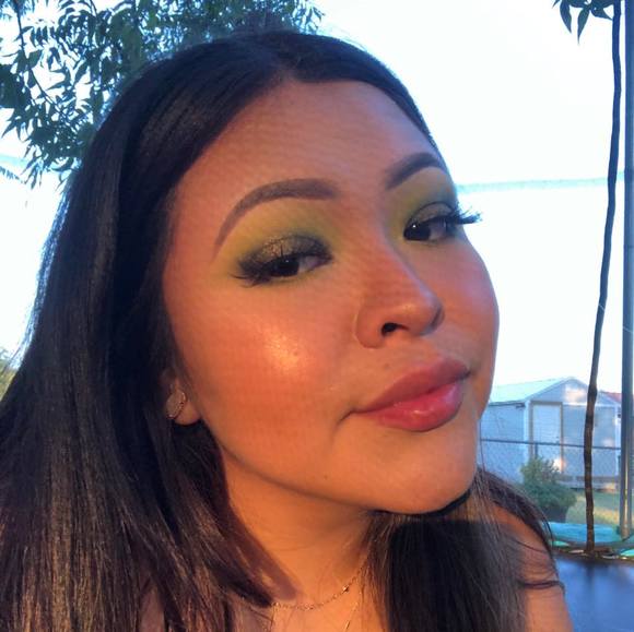 Profile Picture of Julia Martinez (@juliamartinez1) on Poshmark