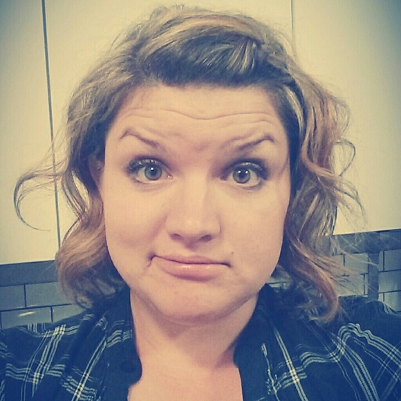 Profile Picture of Ashlee Fackrell (@abdack) on Poshmark