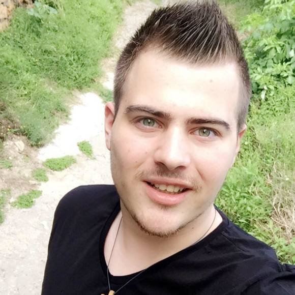 Profile Picture of Martin Metodiev (@mmetodiev) on Poshmark