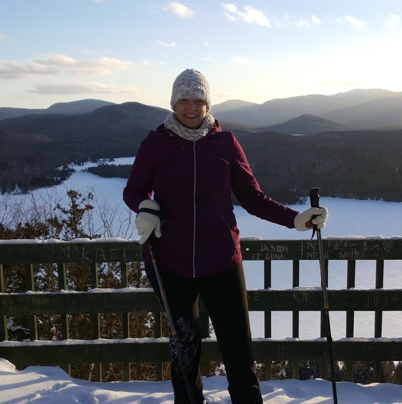 Profile Picture of Sarah Gordinier (@sarahe804) on Poshmark