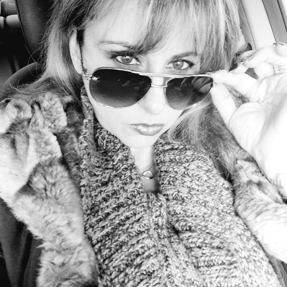 Profile Picture of Penny Papadakos (@porchepenny2002) on Poshmark