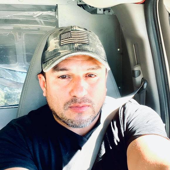 Profile Picture of Alejandro Giron (@alejandrogiron) on Poshmark