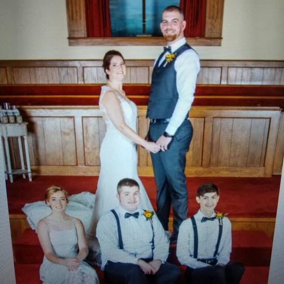 Profile Picture of Robin Mullins (@robinm40) on Poshmark