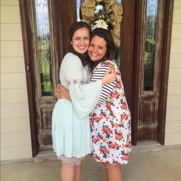Profile Picture of Macey Chilton (@maceymichelle) on Poshmark