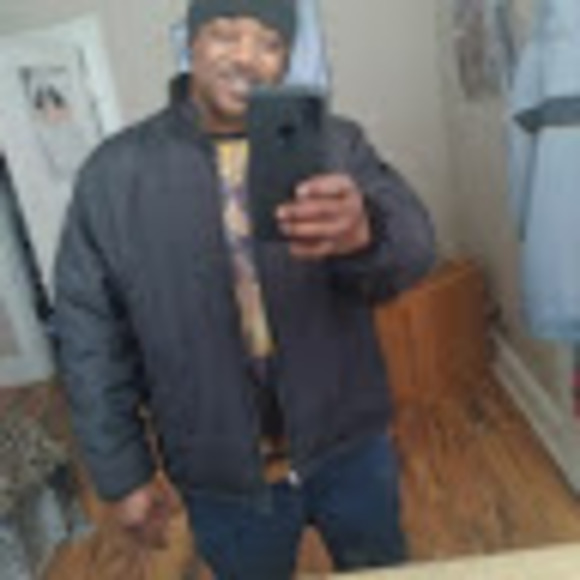 Profile Picture of Steve Riley (@steveriley0624) on Poshmark