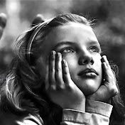 Profile Picture of Watch Woman On The Wall (@watchwomanonthewall) on Youtube