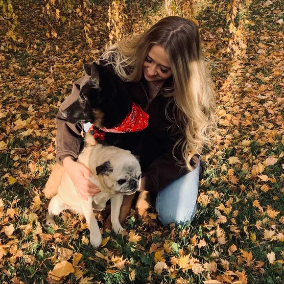 Profile Picture of Tatyanna Lay (@tatyanna_lay) on Poshmark