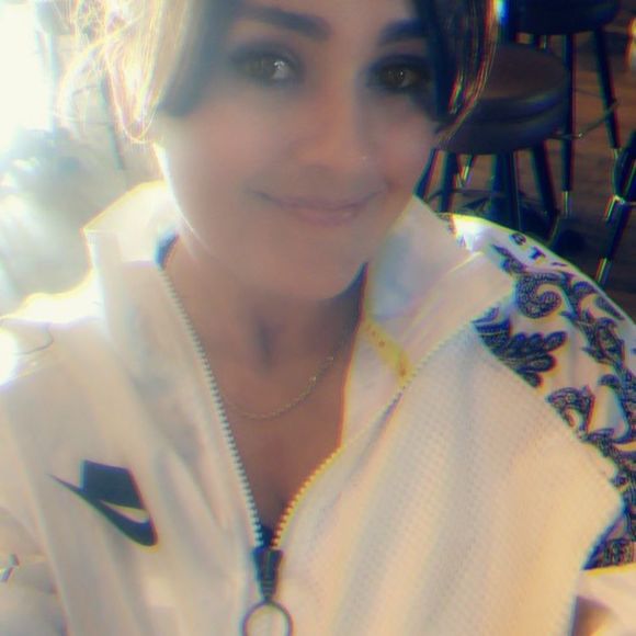 Jeaneane Garmendia - Poshmark Profile Picture of Jeaneane Garmendia (@jeaneaneg) on Poshmark