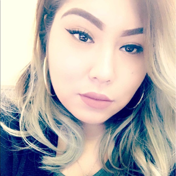 Profile Picture of Raysa Castaneda (@raysa92) on Poshmark