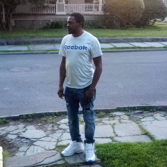 Profile Picture of Johnathan Rilla (@rillaboyj) on Poshmark