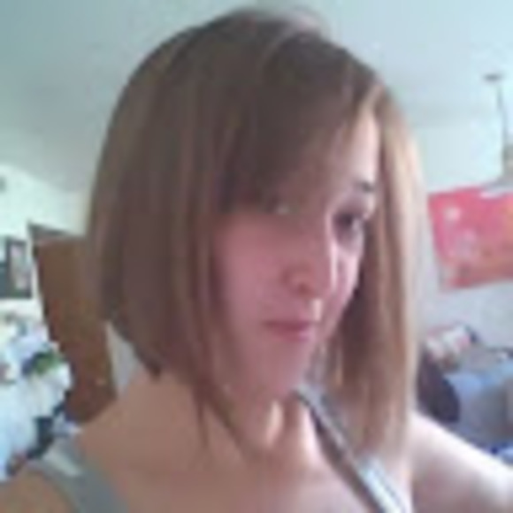 Profile Picture of Laura Fickley (@lfickley) on Poshmark