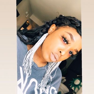 Profile Picture of Mia.Bee 🐝✨ (@amiazing_bee) on Twitter