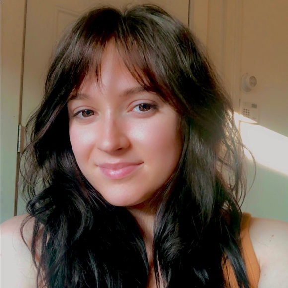 Profile Picture of Rosalie Moody (@moodyrosalie) on Poshmark