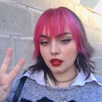 Profile Picture of Nadie (@NadiaCrusoe) on Twitter