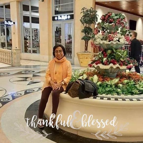 Profile Picture of Lydia Papilaya (@lypapil) on Poshmark