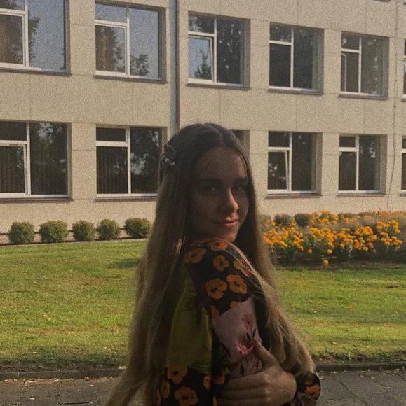 Jonė Bergelytė - Poshmark Profile Picture of Jonė Bergelytė (@jone23bergelyte) on Poshmark