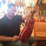 Profile Picture of Kevin Bewley (@bewleyguitars) on Instagram