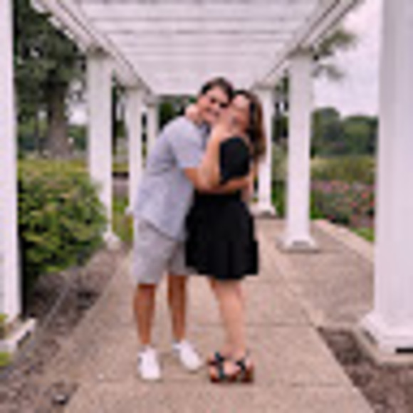 Profile Picture of Katie Appino (@katie_appino) on Poshmark