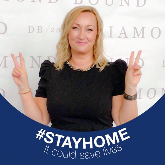 Profile Picture of Zaneta Polcerova (@zanetkazuzu) on Poshmark