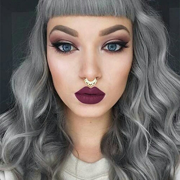 Profile Picture of Mona Ziemann (@mmziem01) on Poshmark