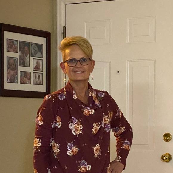 Profile Picture of Cindy Dressor (@cmd858) on Poshmark