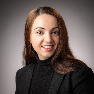 Profile Picture of Iulia Cioroianu (@IuliaCioroianu) on Twitter