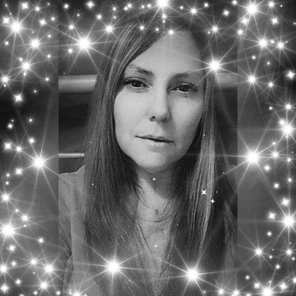 Profile Picture of Tracey Dortono (@tigereye343) on Poshmark