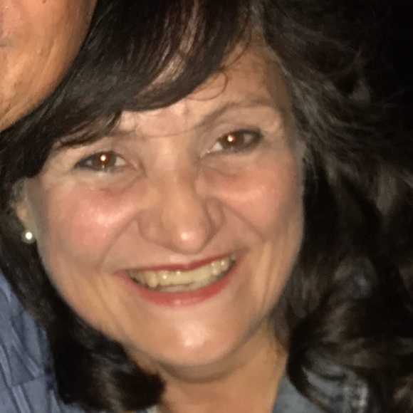 Profile Picture of Eva Phillips (@momaeva) on Poshmark