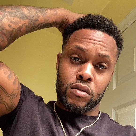 Eden Conton - Poshmark Profile Picture of Eden Conton (@easymoney_e) on Poshmark