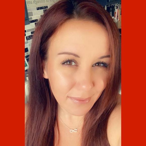 Profile Picture of Serina Leask (@serinaleask) on Poshmark
