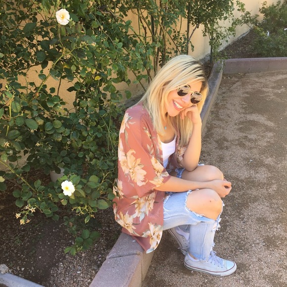 Profile Picture of Justina Alarcon (@justinaalarcon) on Poshmark