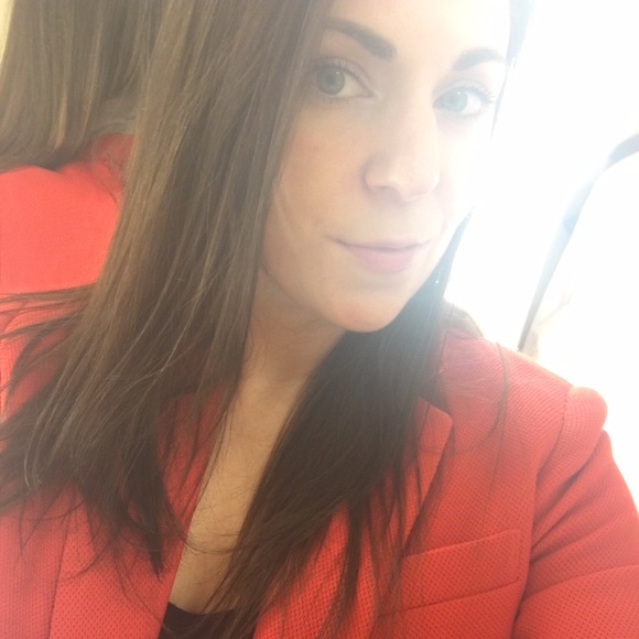 Profile Picture of Cecile Pungitore (@cecile1011) on Poshmark