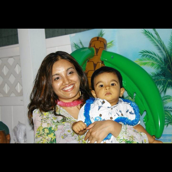 Profile Picture of Sandra Baichoo (@sandee2001) on Poshmark