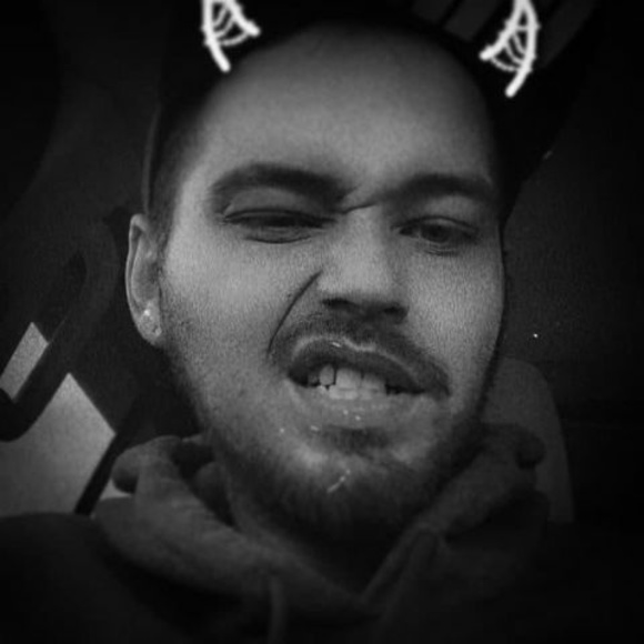 Profile Picture of Shawn Cobble (@shawncobble) on Poshmark