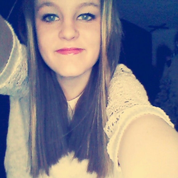 Profile Picture of Raegan Patton (@rae174) on Poshmark