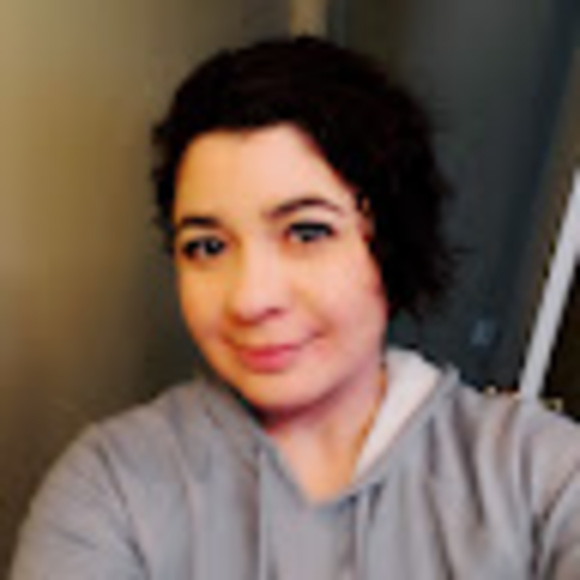 Profile Picture of Tabatha Stuebner (@athabascan2u) on Poshmark